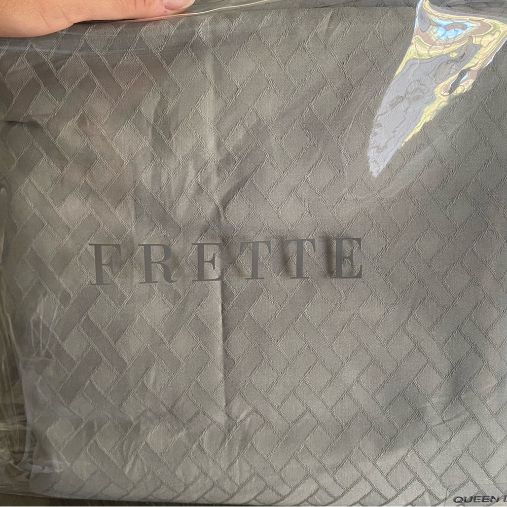 Frette Queen size duvet set